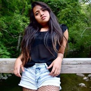 Meet your Posher, Mae